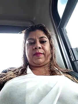 Laura-Hernandez online show from December 2025 03:20:04 PM