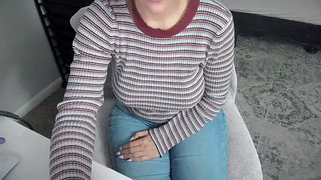 bigb00tyjudyyX online show from October 2025 12:31:01 PM