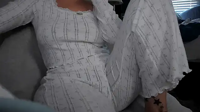 bigb00tyjudyyX online show from November 2025 03:56:02 PM