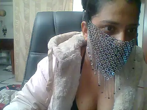 kamayanisingh24 online show from January 2025 05:26:01 PM