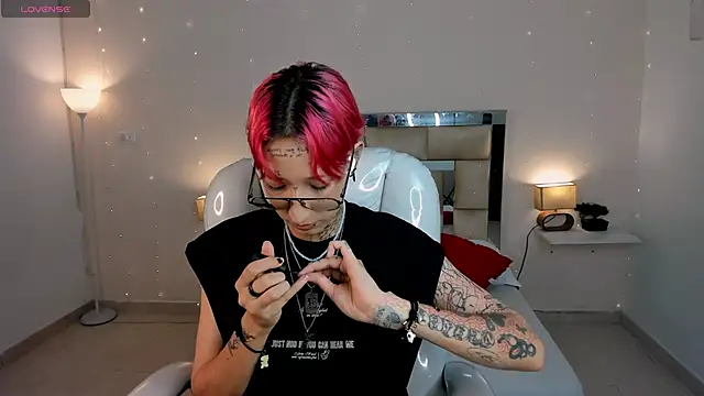 ravengreen  online show from January 2025 07:42:02 PM