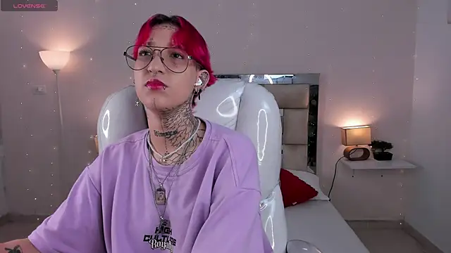 ravengreen  online show from February 2025 11:27:01 PM