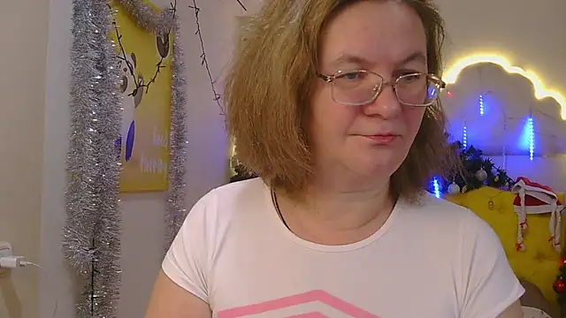 Snapshot of HolyMilfa chatting on January 2025 08:04:01 AM HolyMilfa online show from January 2025 08:04:01 AM