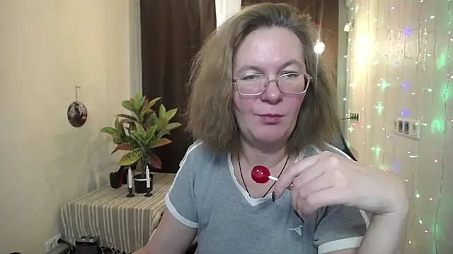 Snapshot of HolyMilfa chatting on January 2025 10:34:02 AM HolyMilfa online show from January 2025 10:34:02 AM