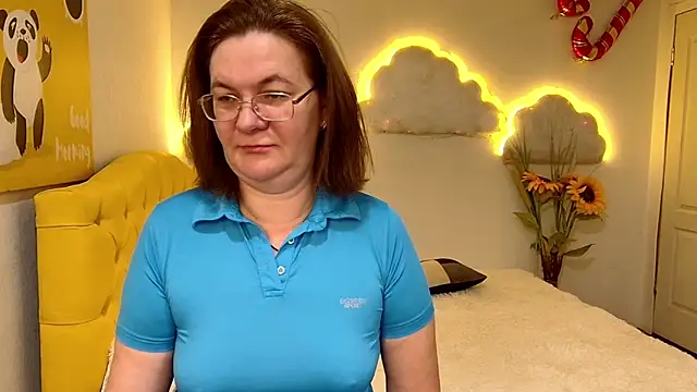 Snapshot of HolyMilfa chatting on February 2025 07:41:01 AM HolyMilfa online show from February 2025 07:41:01 AM