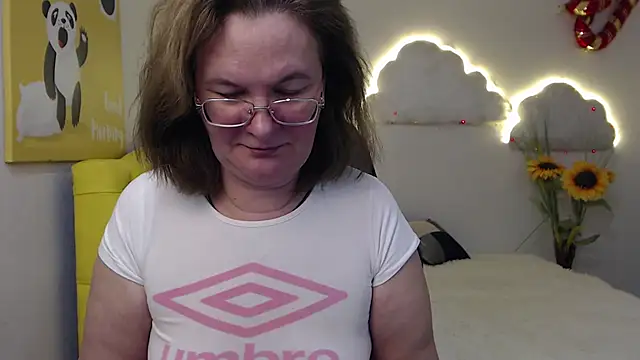 Snapshot of HolyMilfa chatting on February 2025 10:39:02 AM HolyMilfa online show from February 2025 10:39:02 AM