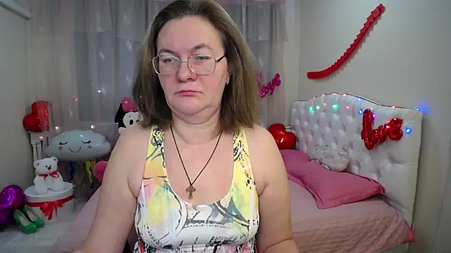 Snapshot of HolyMilfa chatting on February 2025 07:44:02 AM HolyMilfa online show from February 2025 07:44:02 AM