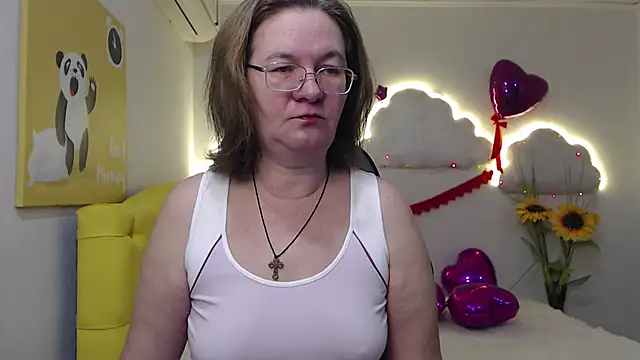 Snapshot of HolyMilfa chatting on February 2025 07:45:01 AM HolyMilfa online show from February 2025 07:45:01 AM