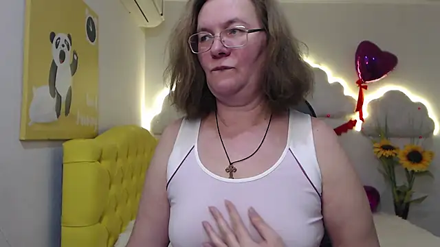 Snapshot of HolyMilfa chatting on February 2025 02:06:02 PM HolyMilfa online show from February 2025 02:06:02 PM