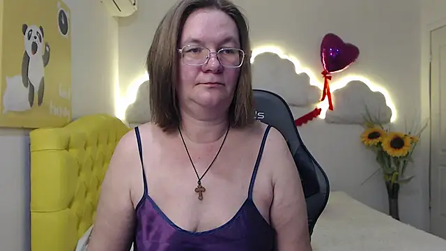 Snapshot of HolyMilfa chatting on March 2025 11:01:02 AM HolyMilfa online show from March 2025 11:01:02 AM