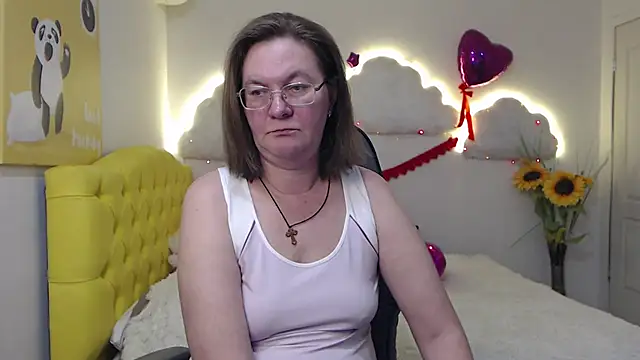 Snapshot of HolyMilfa chatting on March 2025 11:00:01 AM HolyMilfa online show from March 2025 11:00:01 AM