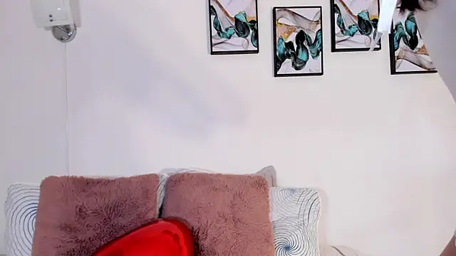 Maia W10 online show from March 2025 12:47:01 PM