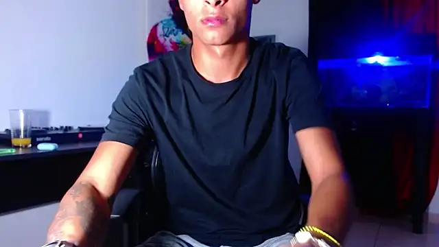 Snapshot of enjoy_vibes chatting on October 2025 01:59:02 AM enjoy vibes online show from October 2025 01:59:02 AM