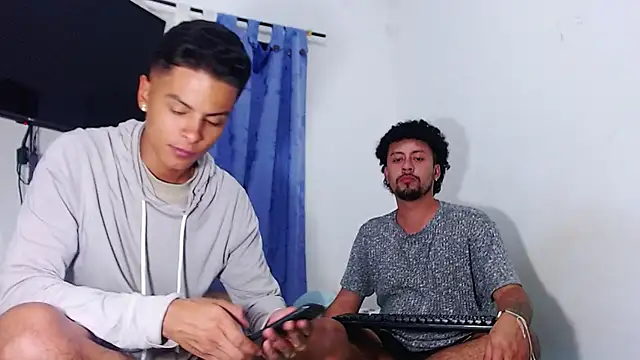 Snapshot of enjoy_vibes chatting on October 2025 04:37:02 AM enjoy vibes online show from October 2025 04:37:02 AM