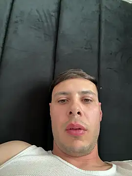 Snapshot of themouate chatting on August 2026 10:56:01 PM themouate online show from August 2026 10:56:01 PM
