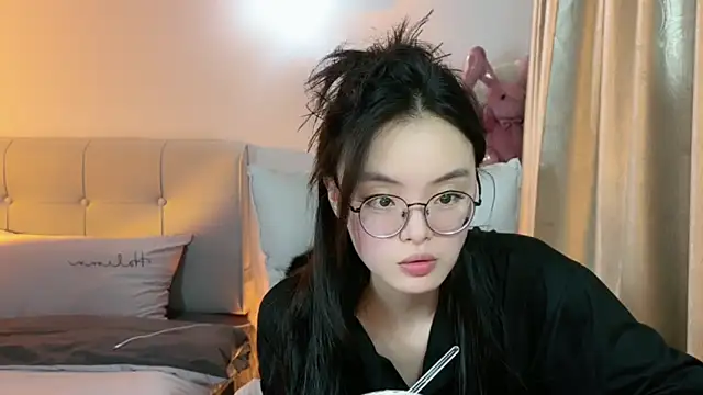 Snapshot of Fairy-HF chatting on January 2025 12:21:01 PM Fairy-HF online show from January 2025 12:21:01 PM