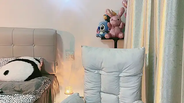 Snapshot of Fairy-HF chatting on February 2025 01:02:01 PM Fairy-HF online show from February 2025 01:02:01 PM