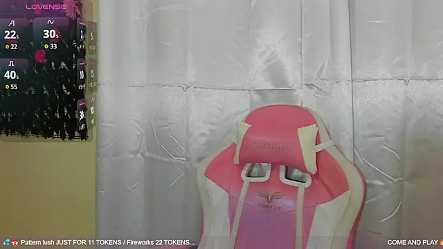 sweetieandjuicyy online show from October 2025 01:04:02 PM