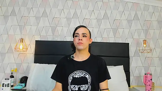 JustinePerry online show from December 2025 03:33:01 AM