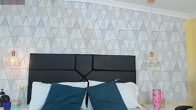 JustinePerry online show from December 2025 03:46:02 AM