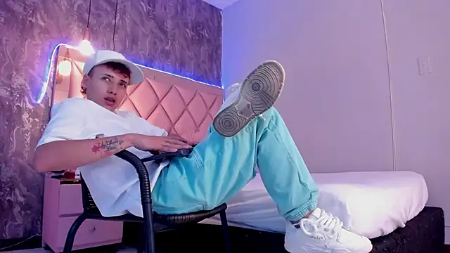 megan 100 online show from January 2025 01:13:01 AM