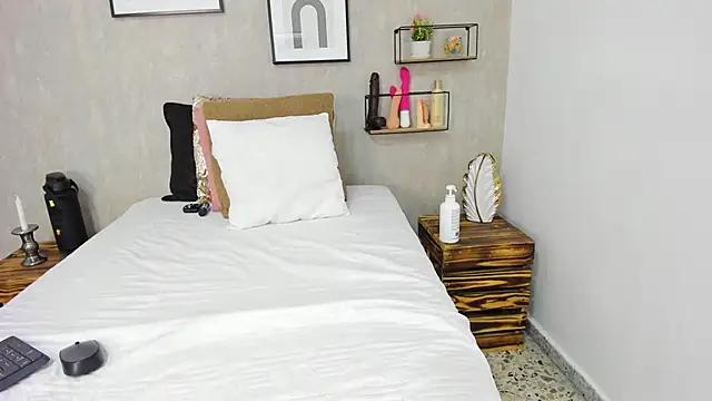 afrodita martinez online show from February 2025 12:17:02 AM