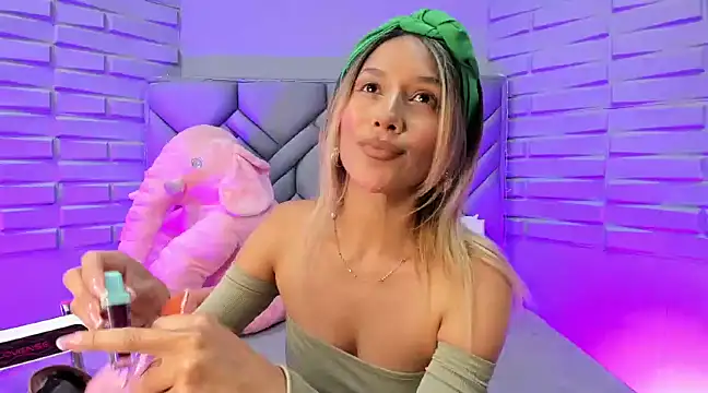 Snapshot of BriannaHarps chatting on January 2025 12:46:01 AM BriannaHarps online show from January 2025 12:46:01 AM