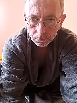 Snapshot of BesterJunge45 chatting on February 2025 12:17:02 PM BesterJunge45 online show from February 2025 12:17:02 PM