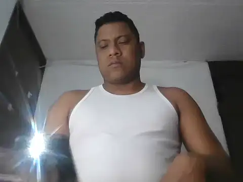 Snapshot of latinblack01 chatting on November 2025 04:59:01 AM latinblack01 online show from November 2025 04:59:01 AM