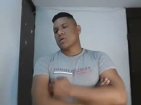 Snapshot of latinblack01 chatting on November 2025 09:47:01 PM latinblack01 online show from November 2025 09:47:01 PM