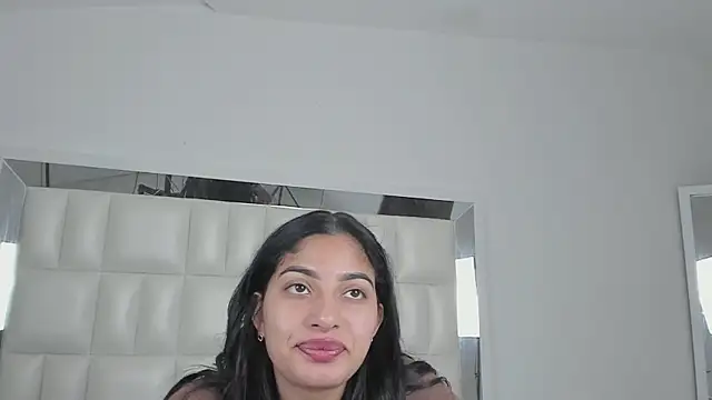 Snapshot of Alhana_pulido chatting on October 2025 02:57:01 PM Alhana pulido online show from October 2025 02:57:01 PM