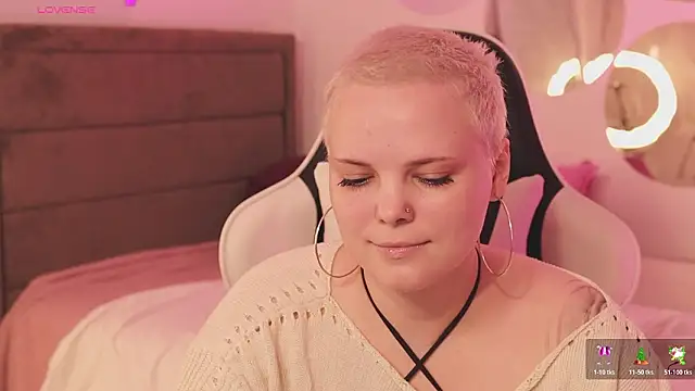 Snapshot of LikaBerry1 chatting on February 2026 02:26:02 PM LikaBerry1 online show from February 2026 02:26:02 PM