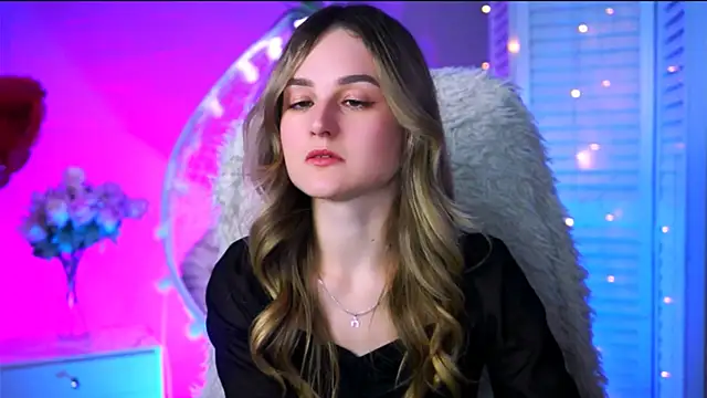 Snapshot of DeboraLarson chatting on March 2025 04:22:02 PM DeboraLarson online show from March 2025 04:22:02 PM