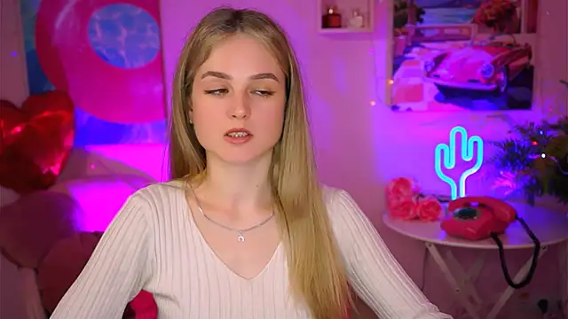 Snapshot of DeboraLarson chatting on March 2025 06:49:01 AM DeboraLarson online show from March 2025 06:49:01 AM