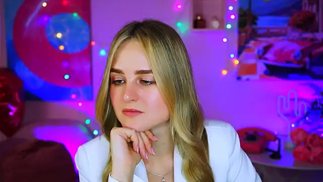 Snapshot of DeboraLarson chatting on March 2025 06:53:01 AM DeboraLarson online show from March 2025 06:53:01 AM