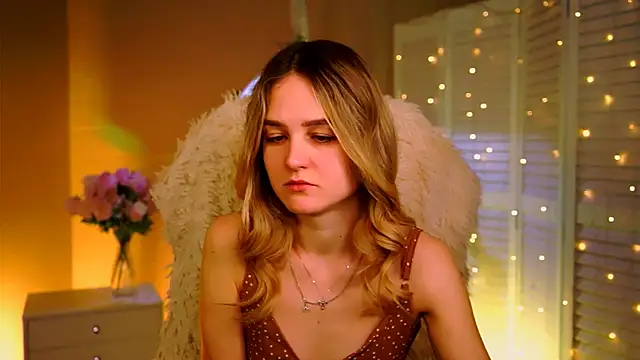 Snapshot of DeboraLarson chatting on February 2026 03:32:02 AM DeboraLarson online show from February 2026 03:32:02 AM