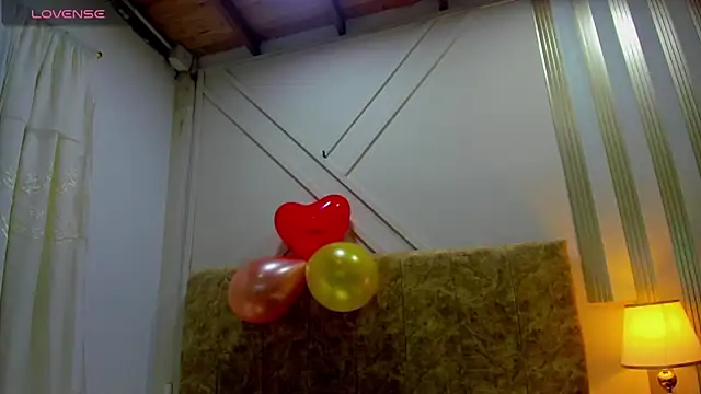 ashley  foxx  online show from October 2025 02:04:01 PM