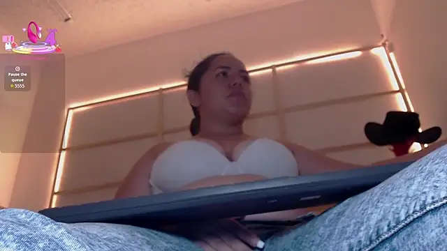 candiapole online show from September 2025 06:00:01 PM