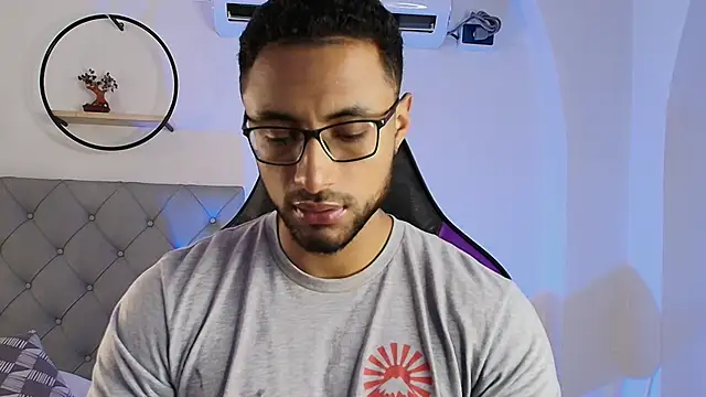 LiamGarcia1 online show from January 2025 12:20:02 PM