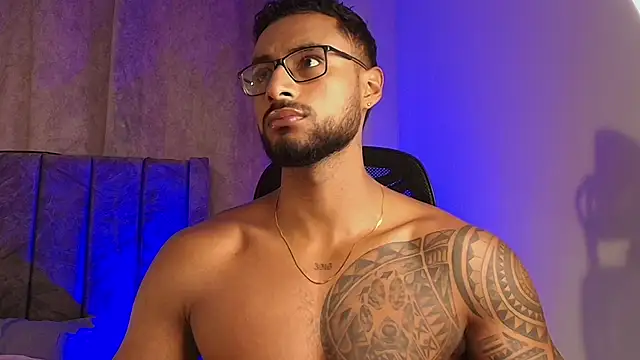 LiamGarcia1 online show from February 2025 01:10:02 PM