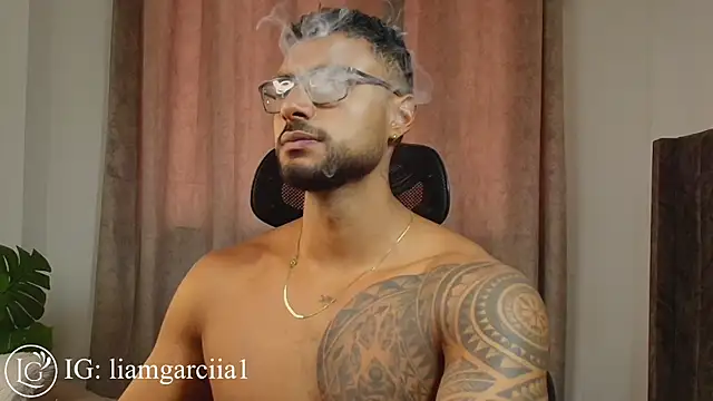 LiamGarcia1 online show from March 2025 05:50:01 PM