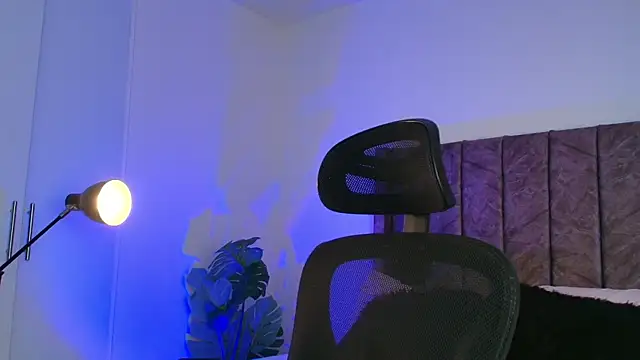 LiamGarcia1 online show from November 2025 01:13:01 PM