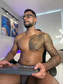Snapshot of LiamGarcia1 chatting on May 2026 05:31:02 PM LiamGarcia1 online show from May 2026 05:31:02 PM