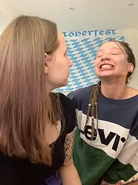 HotCaramellsTV online show from September 2025 08:40:01 AM