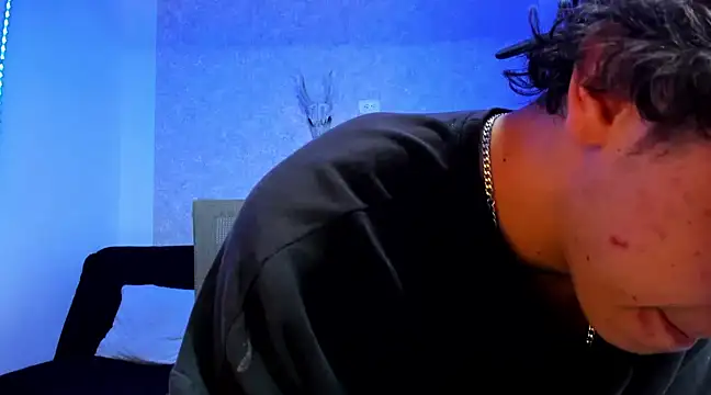 Kerverr  online show from December 2024 11:49:01 PM