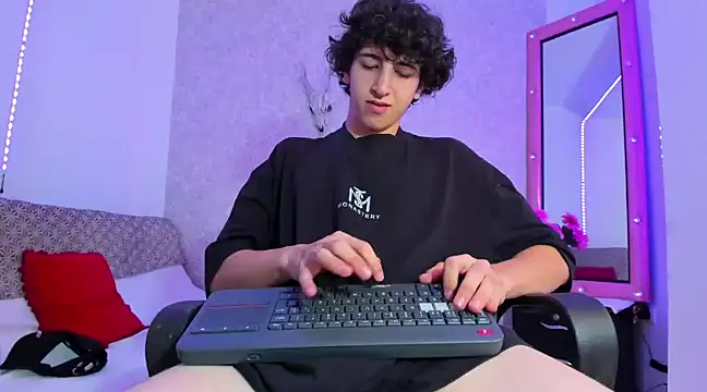 Kerverr  online show from January 2025 04:15:01 AM