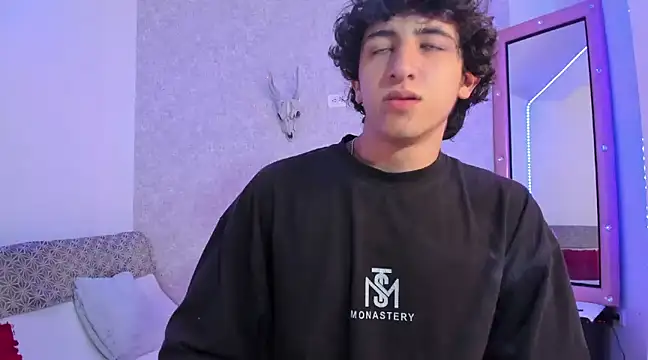 Kerverr  online show from January 2025 10:30:02 PM