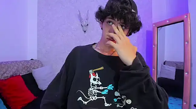 Kerverr  online show from February 2025 10:32:01 PM