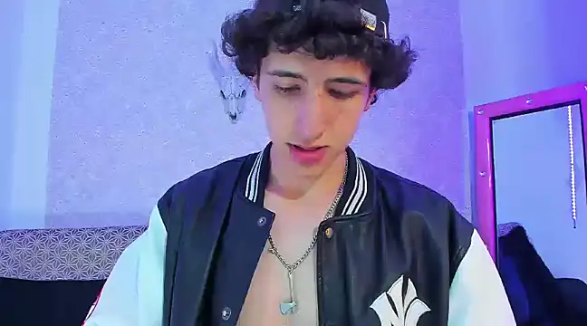 Kerverr  online show from March 2025 01:57:02 AM