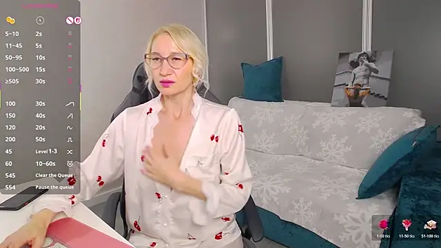 Sofia Soul online show from November 2025 07:05:01 PM